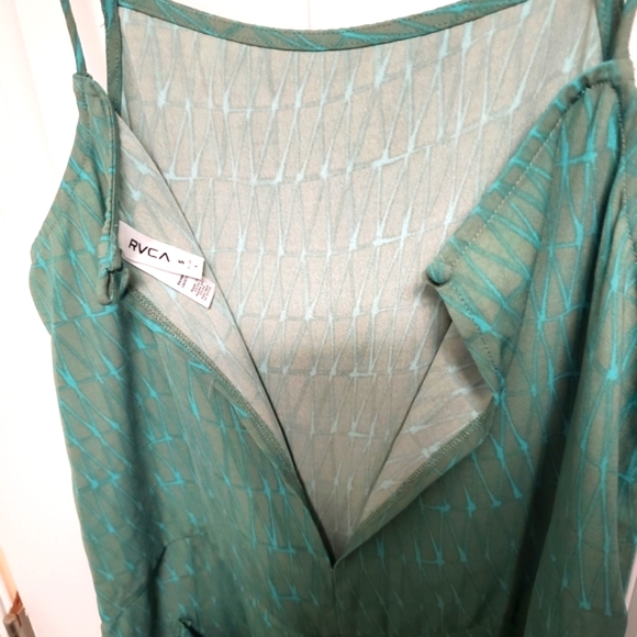 RVCA women's sleeveless Romper - Picture 4 of 8